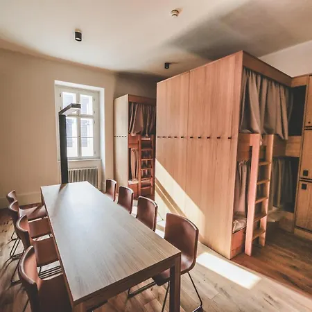Hostel Ruttner Haz *