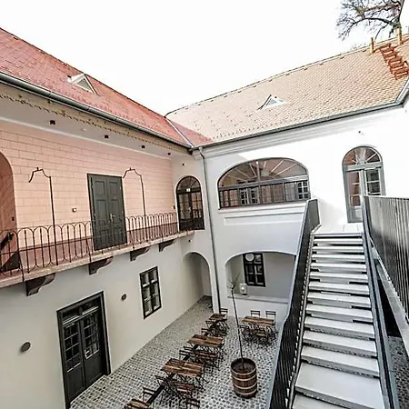 Ruttner Haz אכסניה Veszprém